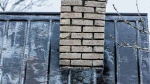 Peltikaton pesu painepesurilla